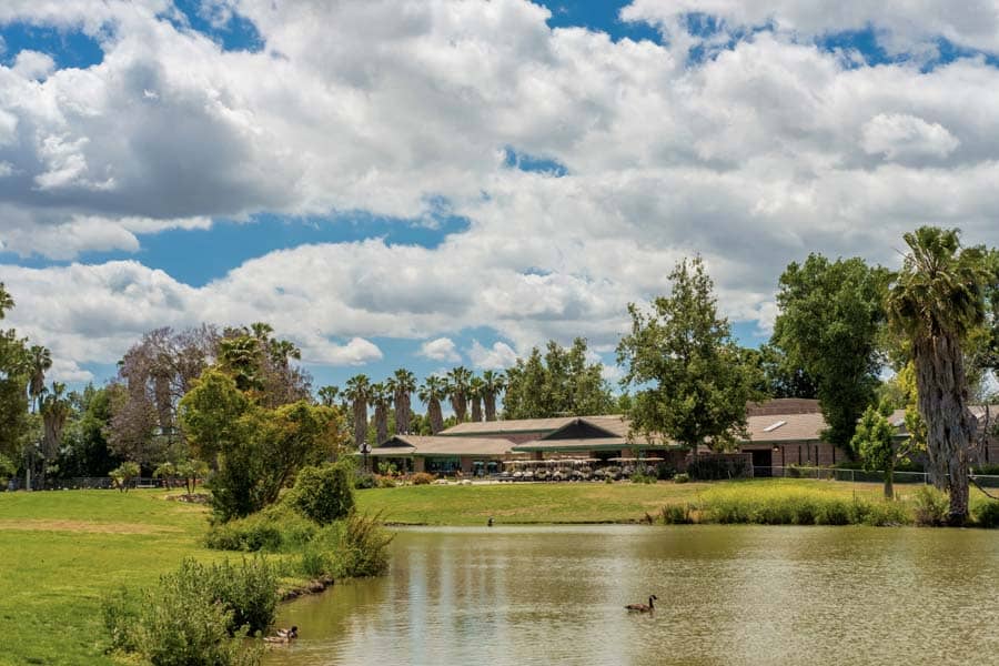 Woodley Lakes green